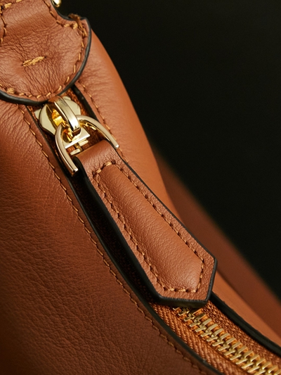 フェンディバッグ着用イメージ